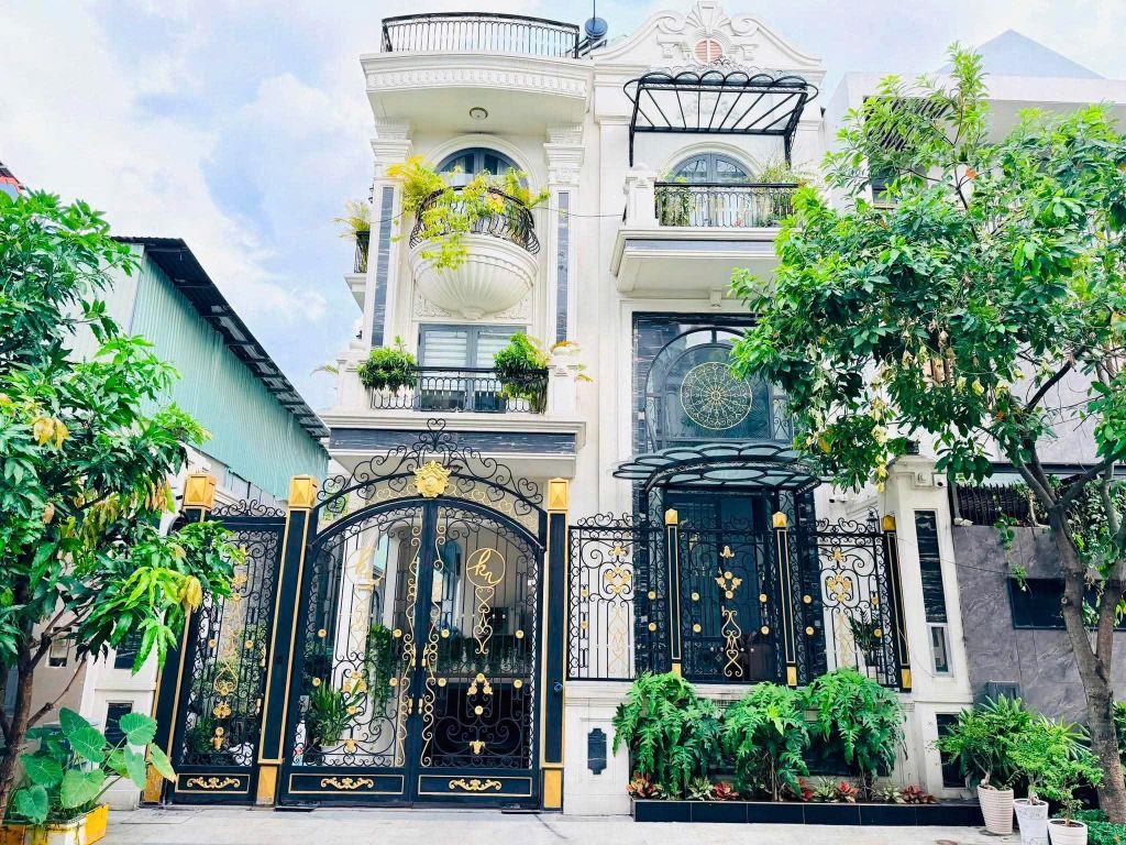 BIỆT THỰ BÌNH LỢI 185M² (10×18.5) - HỒ BƠI - HẦM ĐỂ 2 Ô TÔ - THANG MÁY NHẬT BẢN