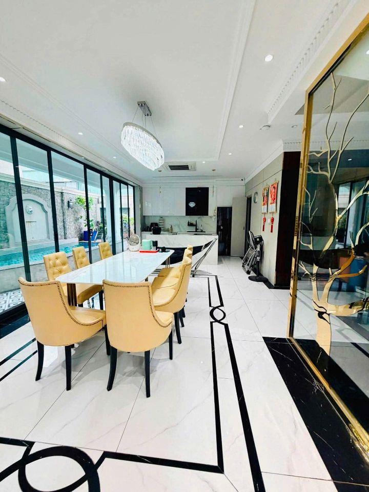 BIỆT THỰ BÌNH LỢI 185M² (10×18.5) - HỒ BƠI - HẦM ĐỂ 2 Ô TÔ - THANG MÁY NHẬT BẢN
