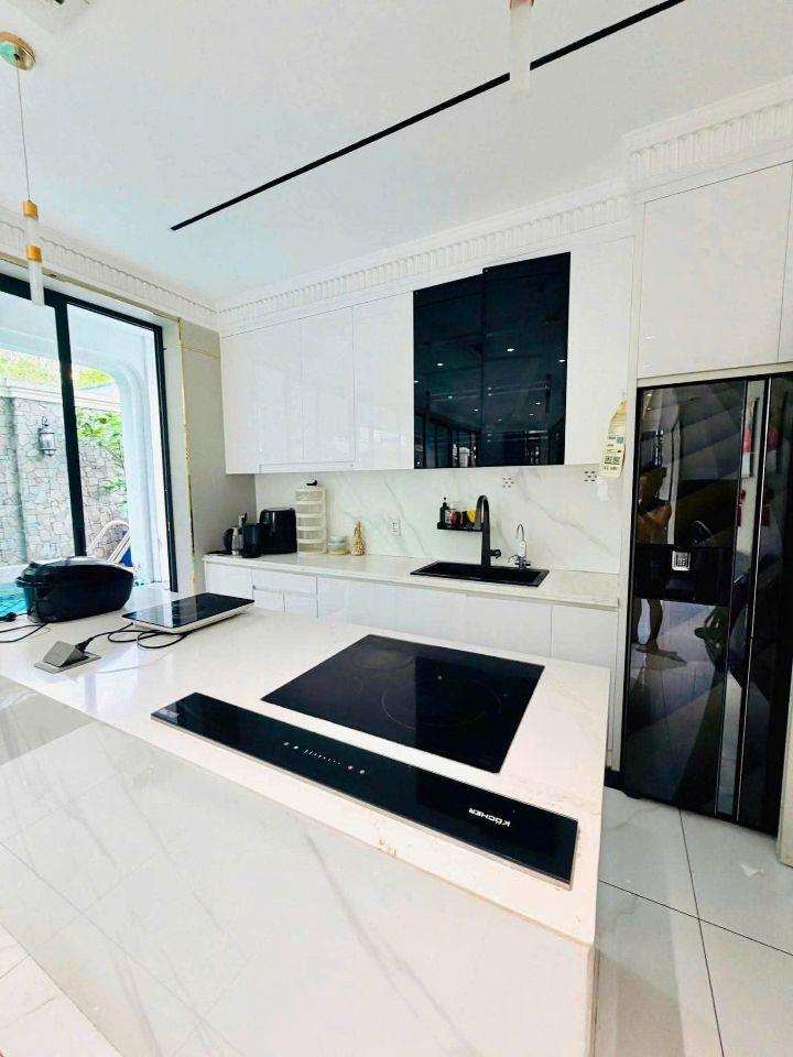 BIỆT THỰ BÌNH LỢI 185M² (10×18.5) - HỒ BƠI - HẦM ĐỂ 2 Ô TÔ - THANG MÁY NHẬT BẢN