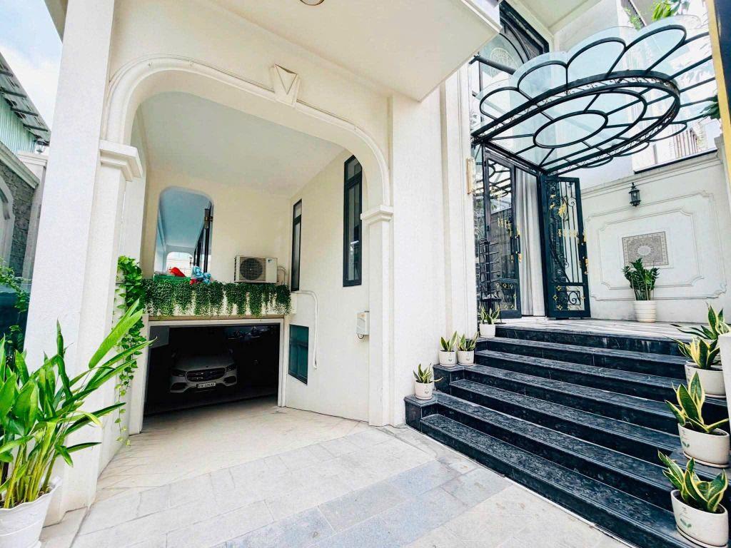 BIỆT THỰ BÌNH LỢI 185M² (10×18.5) - HỒ BƠI - HẦM ĐỂ 2 Ô TÔ - THANG MÁY NHẬT BẢN