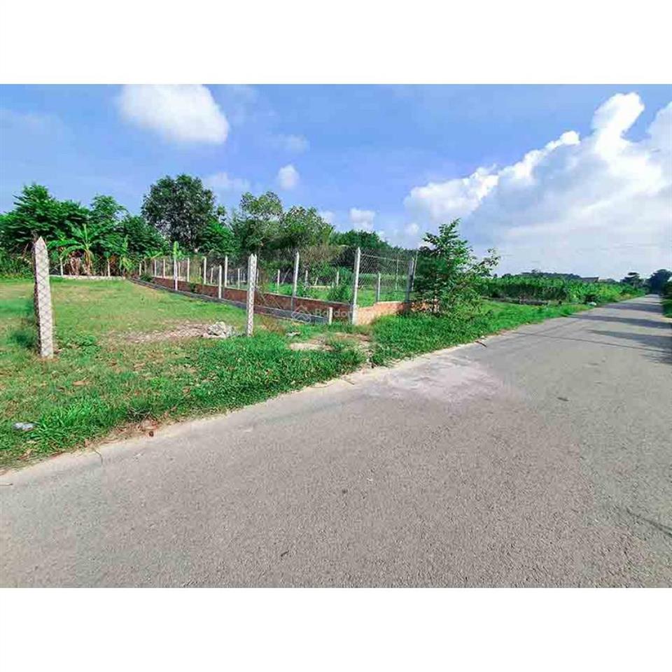 Lô đất ngộp 100m2 thổ cư, ngay đường suối lội, xã tân thông hội, củ chi, giá 1 tỷ 400tr