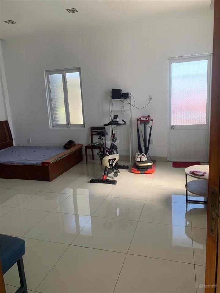 Nhà mặt tiền đường 23/10 nha trang 3 tầng, 6pn, ngang 10m vừa ở vừa kinh doanh dt 258m2 góc 2mt