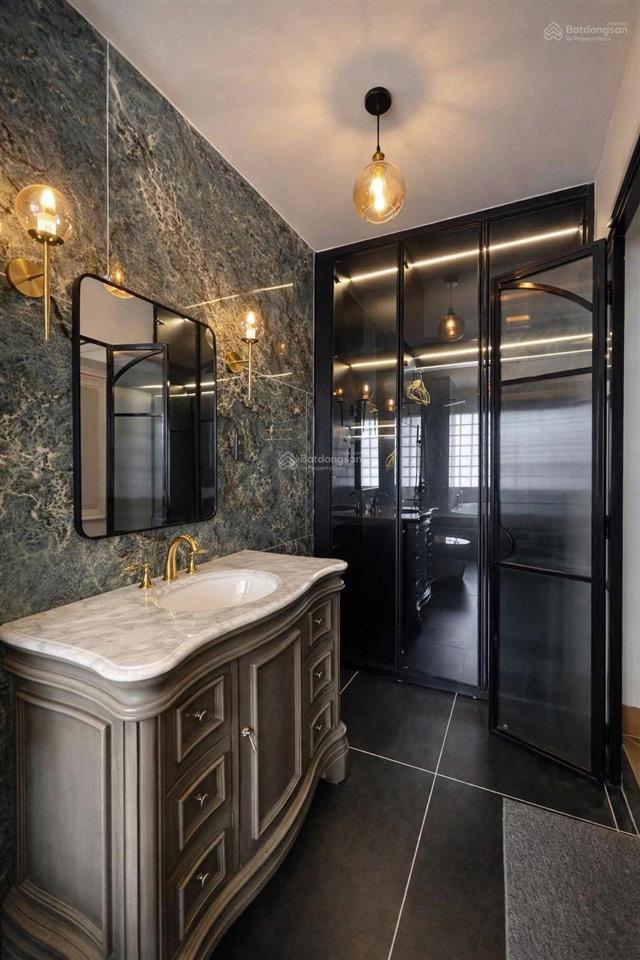 Nhà mới đẹp có hồ bơi, thang máy, nội thất xịn dt 100m2 kdt hà quang 2 có dòng tiền 50tr/tháng