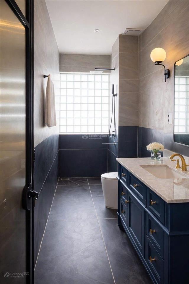 Nhà mới đẹp có hồ bơi, thang máy, nội thất xịn dt 100m2 kdt hà quang 2 có dòng tiền 50tr/tháng