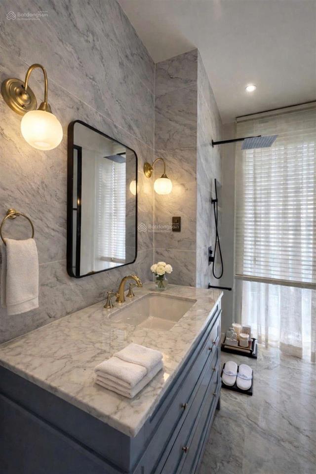 Nhà mới đẹp có hồ bơi, thang máy, nội thất xịn dt 100m2 kdt hà quang 2 có dòng tiền 50tr/tháng