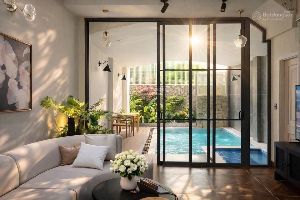 Nhà mới đẹp có hồ bơi, thang máy, nội thất xịn dt 100m2 kdt hà quang 2 có dòng tiền 50tr/tháng