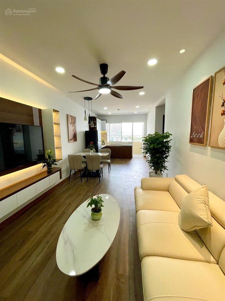 Căn hộ ct7 vdt 62m2 2pn nội thất mới tinh tầng cao thoáng mát vào ở ngay