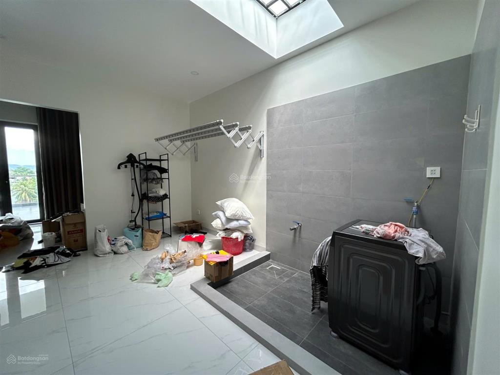 Cần bán gấp hạ 500tr nhà gần hồ bơi kdt capella nha trang đường 18m hướng tb