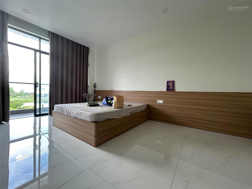 Cần bán gấp hạ 500tr nhà gần hồ bơi kdt capella nha trang đường 18m hướng tb