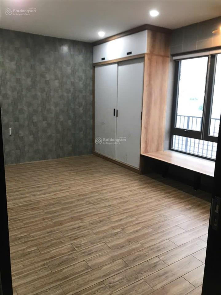 1000 m2  cho thuê văn phòng, có kho ....trường học, phòng khám
