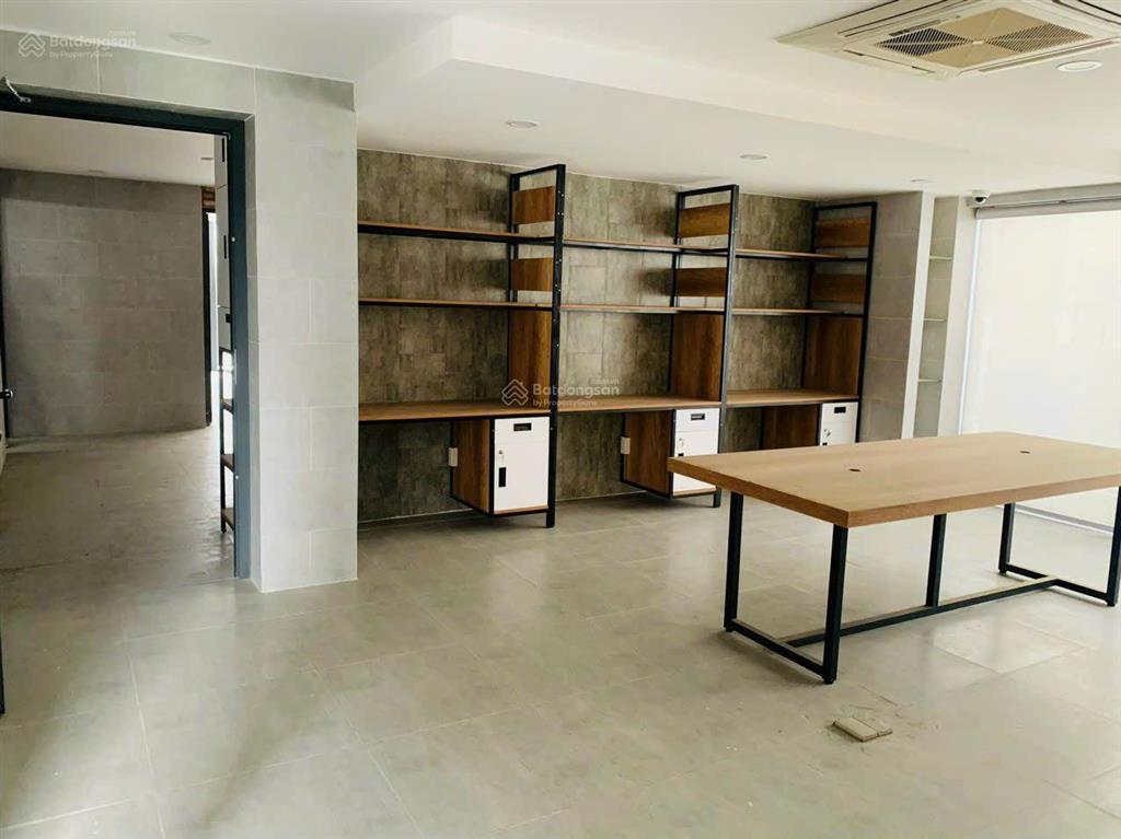 1000 m2  cho thuê văn phòng, có kho ....trường học, phòng khám