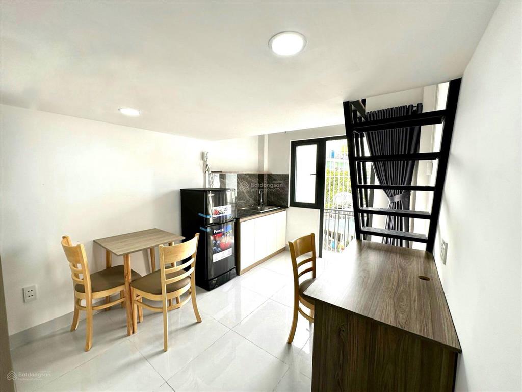 Phòng gác 25m2 ban công 5,9triệu full nt ngay phan văn trị bình thạnh