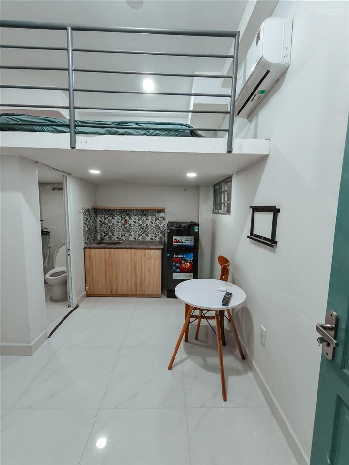 Phòng gác 4,5tr full nt có thang máy, máy giặt, ngay gần bx miền đông và ung văn khiêm