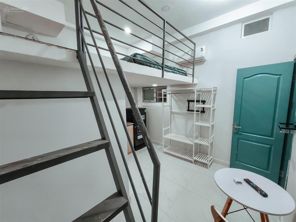 Phòng gác 4,5tr full nt có thang máy, máy giặt, ngay gần bx miền đông và ung văn khiêm