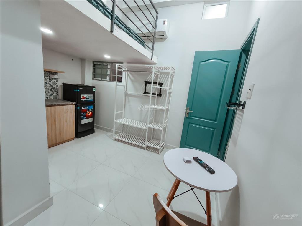 Phòng gác 4,5tr full nt có thang máy, máy giặt, ngay gần bx miền đông và ung văn khiêm