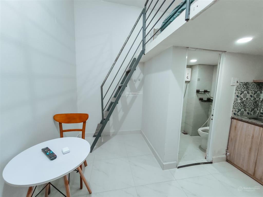 Phòng gác 4,5tr full nt có thang máy, máy giặt, ngay gần bx miền đông và ung văn khiêm