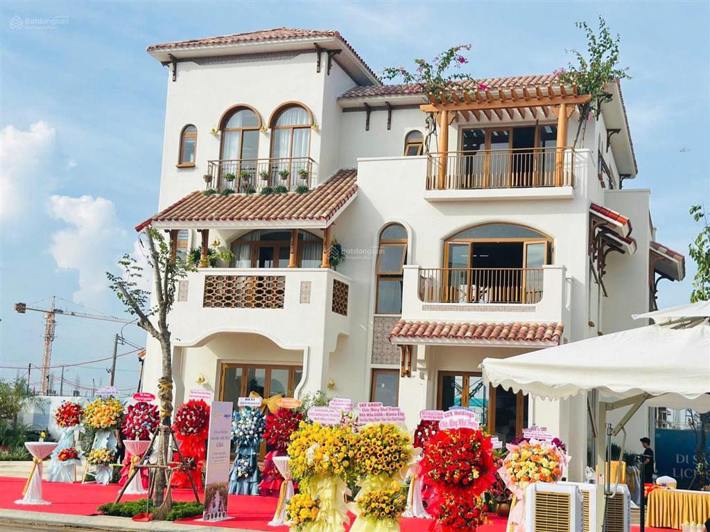 Cần bán villa song lập 175m2 view trực diện về sun world giá full 30 tỷ, sổ sở hữu lâu dài