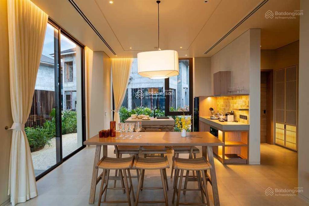 Kẹt ngân hàng lỗ 10 tỷ bán gấp biệt thự biển bể bơi riêng  full nội thất cho thuê luôn 200 triệu