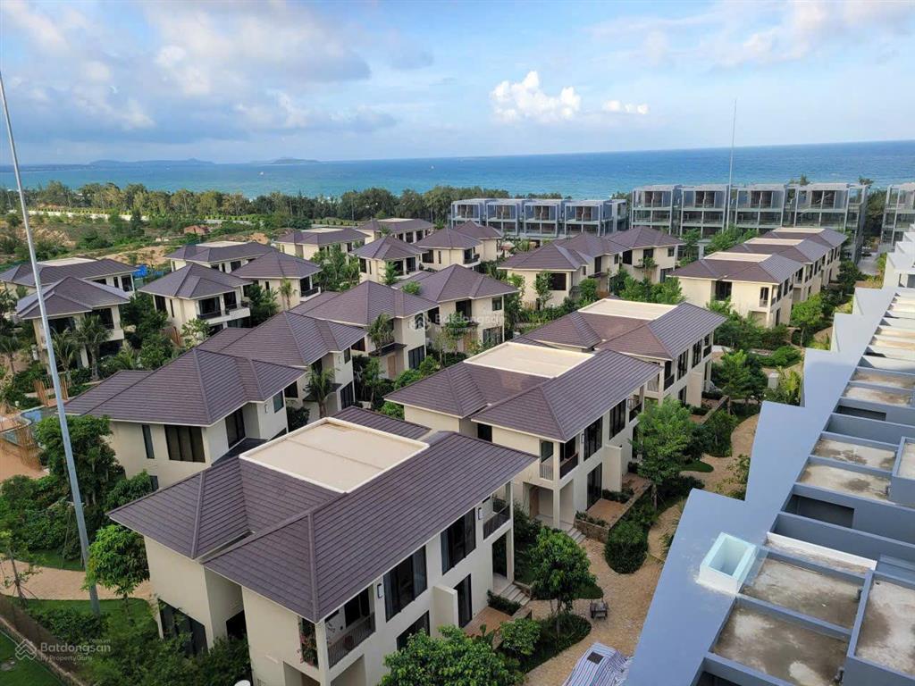 Kẹt ngân hàng lỗ 10 tỷ bán gấp biệt thự biển bể bơi riêng  full nội thất cho thuê luôn 200 triệu