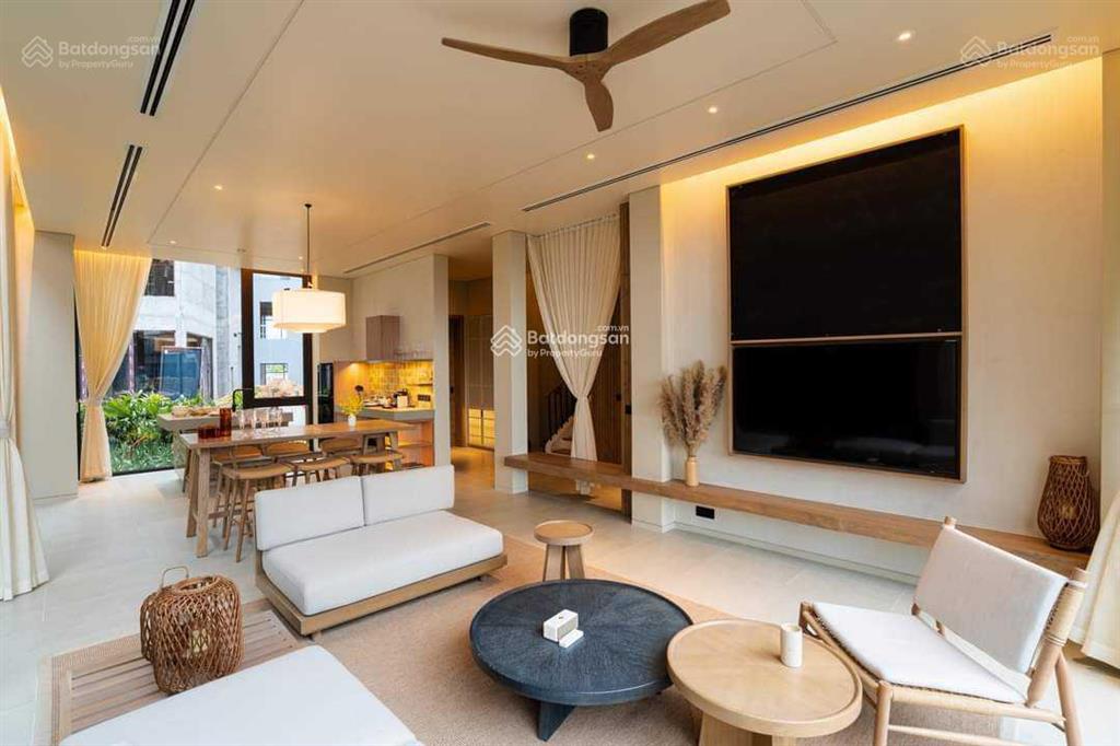 Kẹt ngân hàng lỗ 10 tỷ bán gấp biệt thự biển bể bơi riêng  full nội thất cho thuê luôn 200 triệu