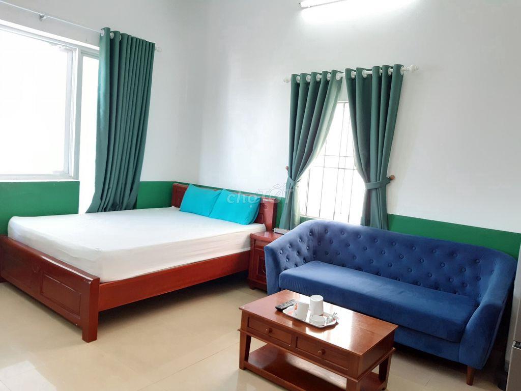 HOT ! Chỉ còn 1 Căn hộ ban công 45m2 đẹp rẻ ở 8 Bà Huyện Thanh Quan