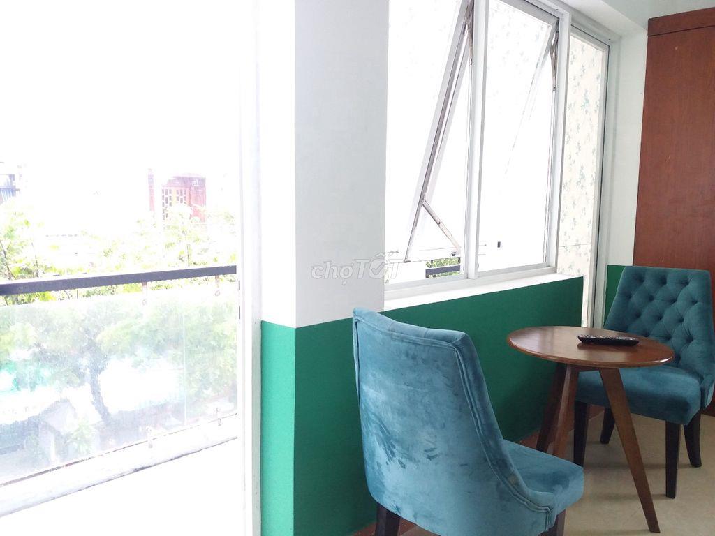 HOT ! Chỉ còn 1 Căn hộ ban công 45m2 đẹp rẻ ở 8 Bà Huyện Thanh Quan