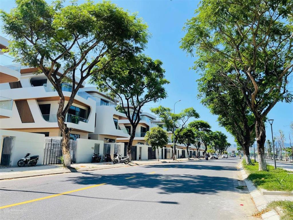 Bán đất biệt thự đường thăng long  hải châu vị trí siêu đẹp, gọi tuyết