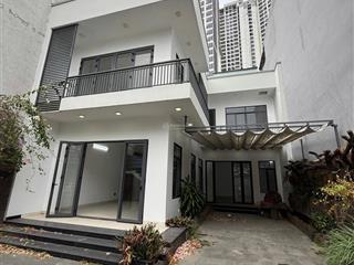 Bán nhà 2 tầng có sân vườn 200m2 mt 5m5 phạm văn bạch gần downtown 69 tầng , gọi tuyết