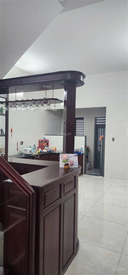 Bán nhà 2 tầng có sân vườn 200m2 mt 5m5 phạm văn bạch gần downtown 69 tầng , gọi tuyết