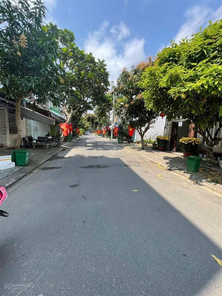 Bán đất đường bàu gia thượng 1 , mặt tiền 6m đất đẹp vuông vắn khu dân trí cao. gọi tuyết