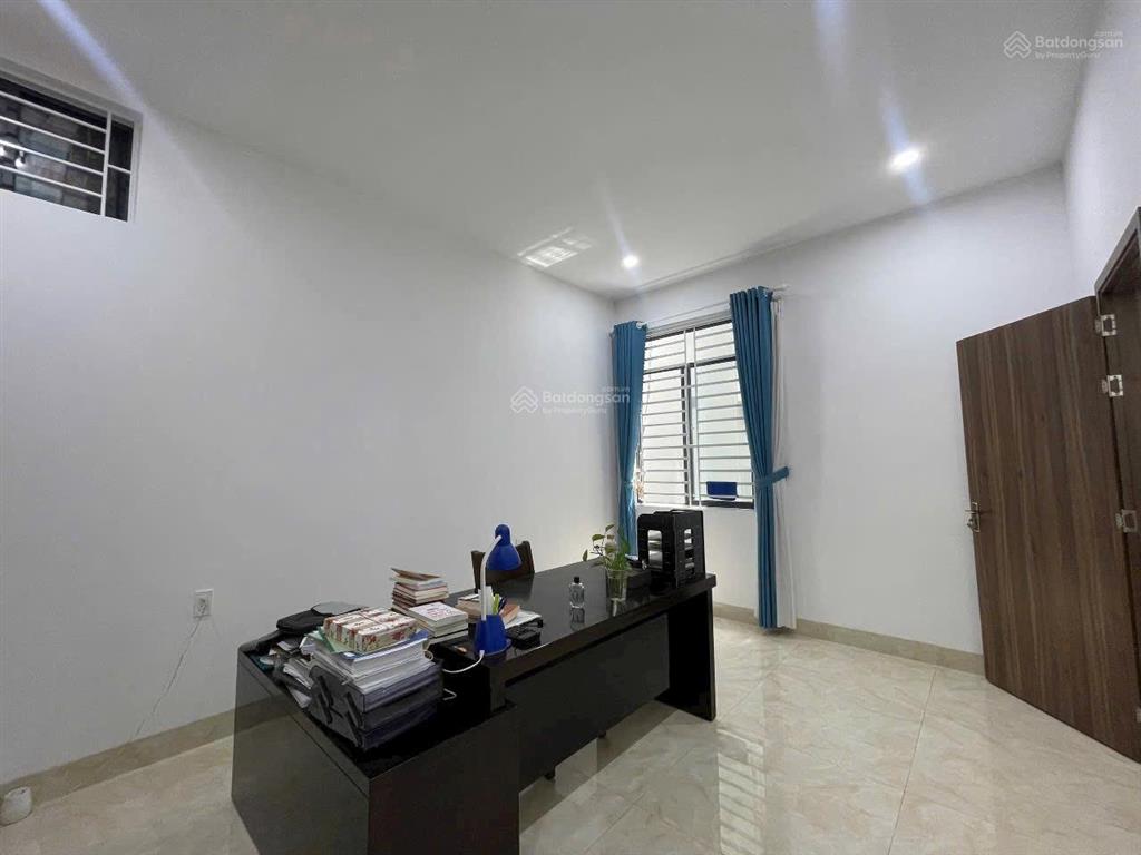 Bán nhà mặt phố đẹp, nhiều tiện ích tại hoàng thị loan, 10 tỷ, 100m2