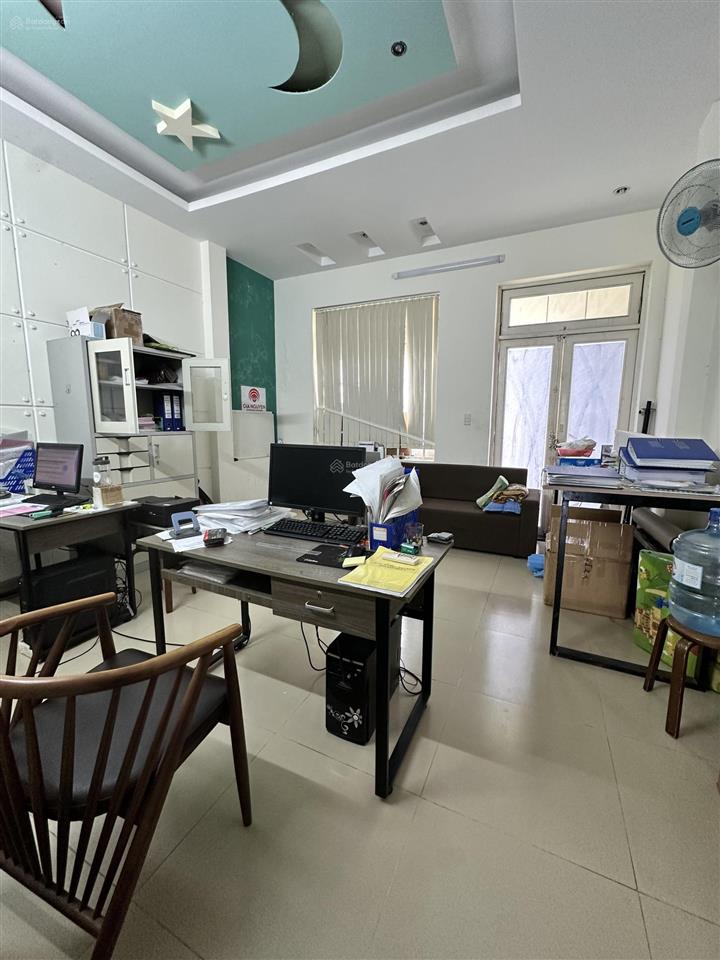 Kẹt tiền cần bán gấp , nhà 2 mặt tiền hàn thuyên sát 30/4 , gọi tuyết