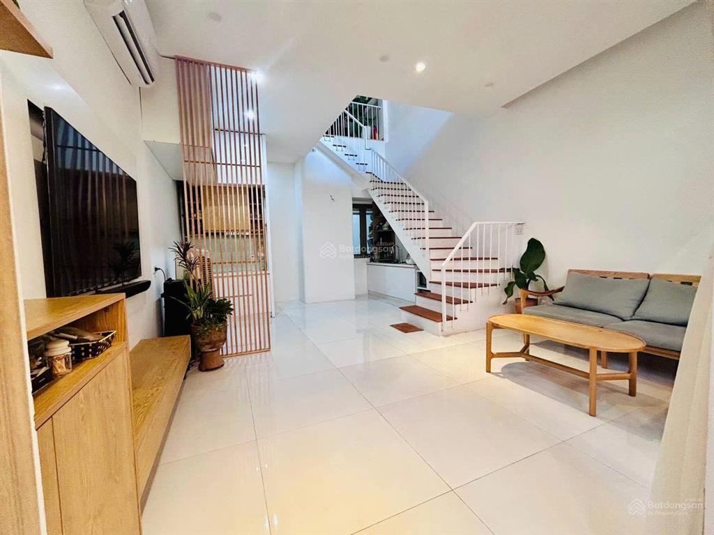 Nhà 2 tầng full nội thất hiện đại đường mỹ đa tây 10  nam việt á. gọi tuyết