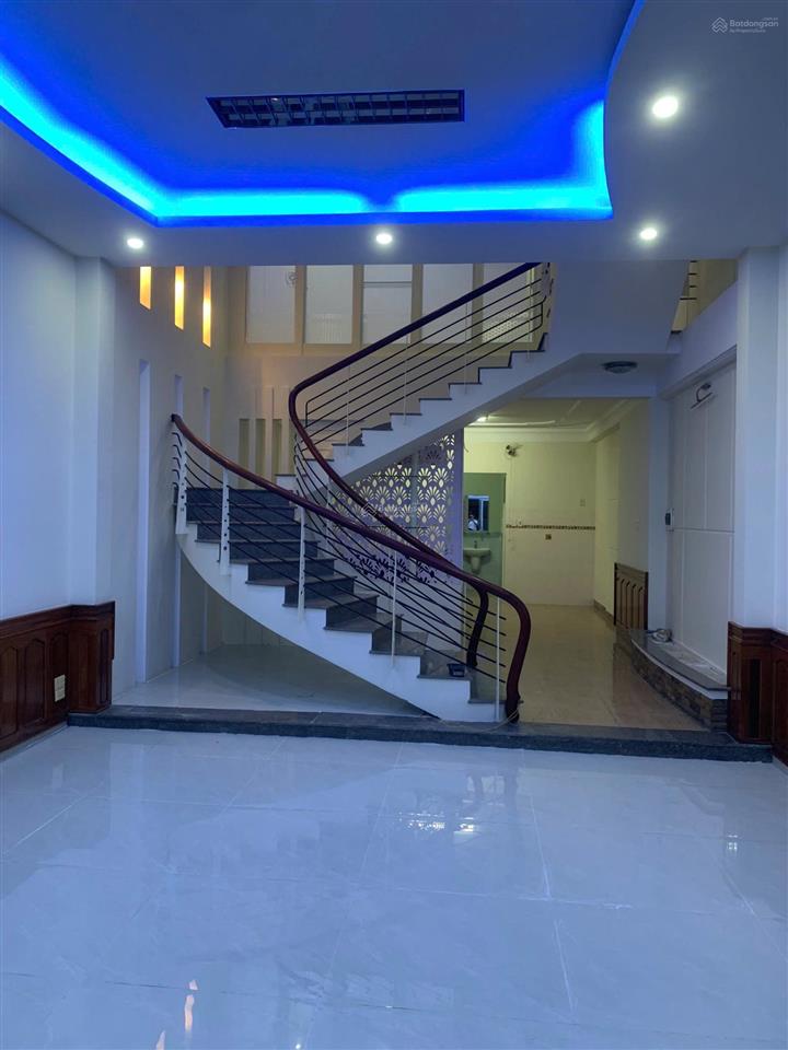 Nhà 3 tầng kiên cố đường 10m5 huỳnh tấn phát  hải châu, gọi tuyết