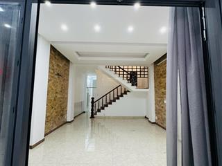 Nhà 4 tầng mt dương bá trạc, hoà cường, có sẵn dòng tiền 18tr/th.  tuyết