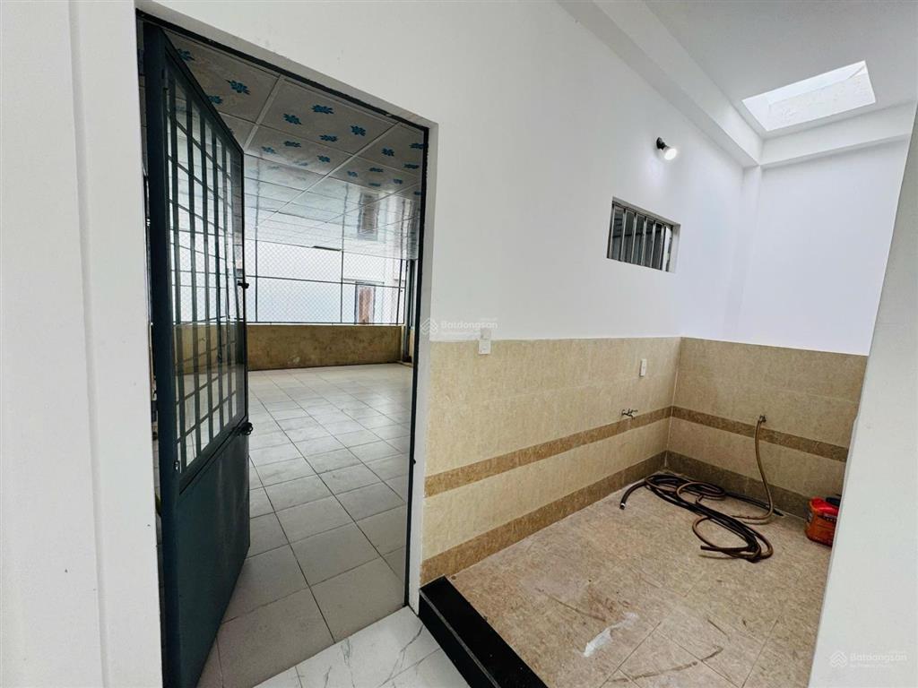 Nhà 4 tầng mt dương bá trạc, hoà cường, có sẵn dòng tiền 18tr/th.  tuyết