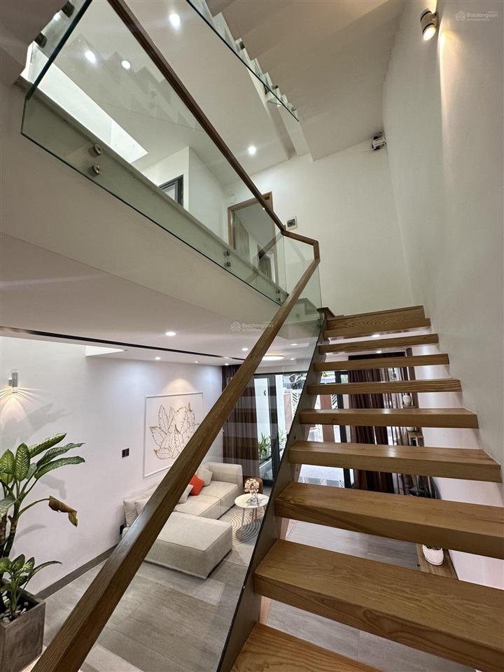 Nhà 3 tầng full nội thất mới keng mt ngô thế vinh  hải châu, chủ kẹt tiền bán gấp. gọi tuyết