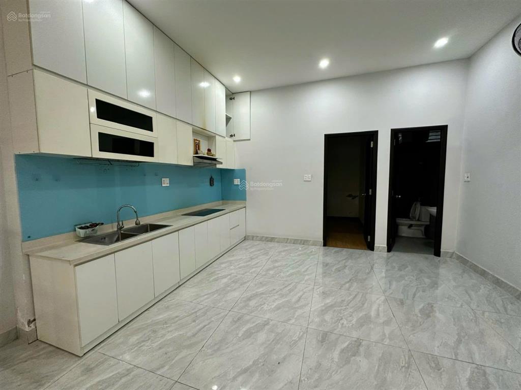 Nhà 3 tầng mt nguyễn quang bích  gần chợ nguyễn tri phương chủ cần bán giá rẻ. gọi tuyết