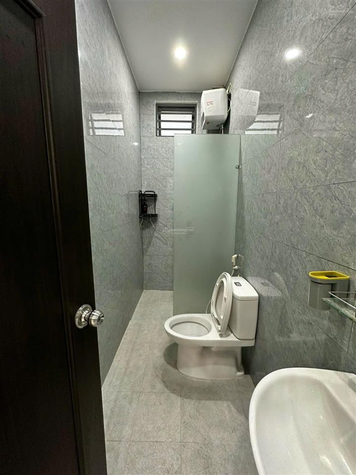 Nhà 3 tầng mt nguyễn quang bích  gần chợ nguyễn tri phương chủ cần bán giá rẻ. gọi tuyết