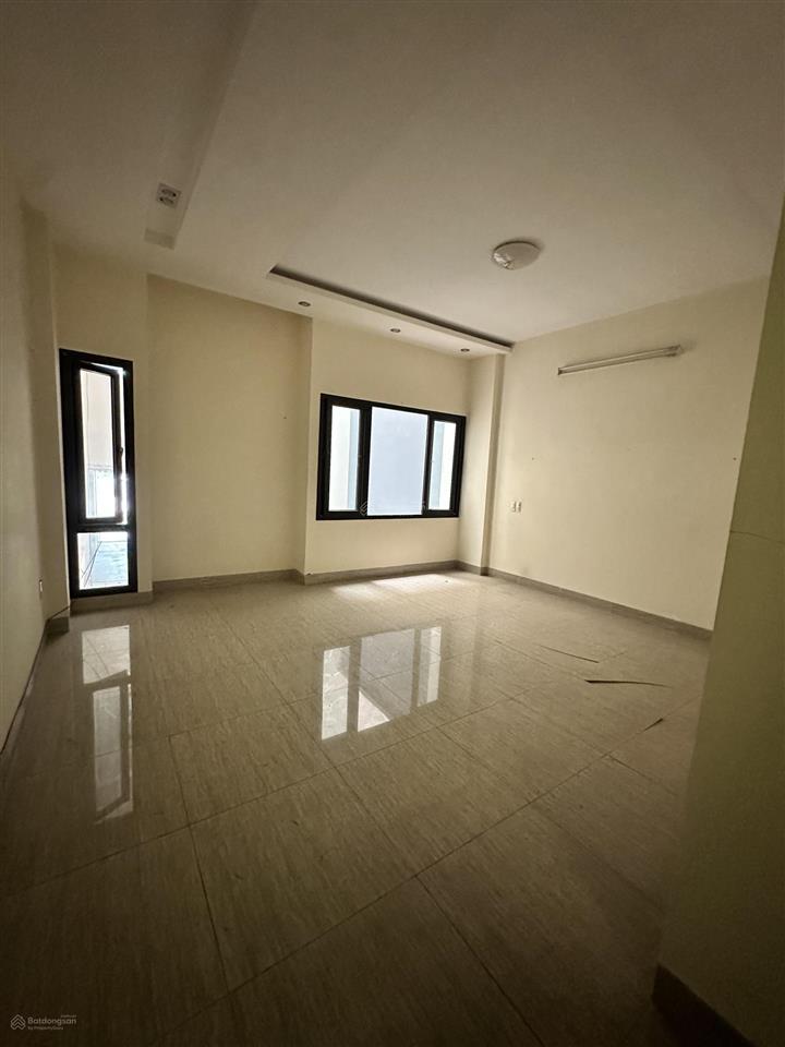 Kẹt tiền bán rẻ nhà 3,5 tầng đường 30/4 phù hợp làm văn phòng  cty, gọi tuyết