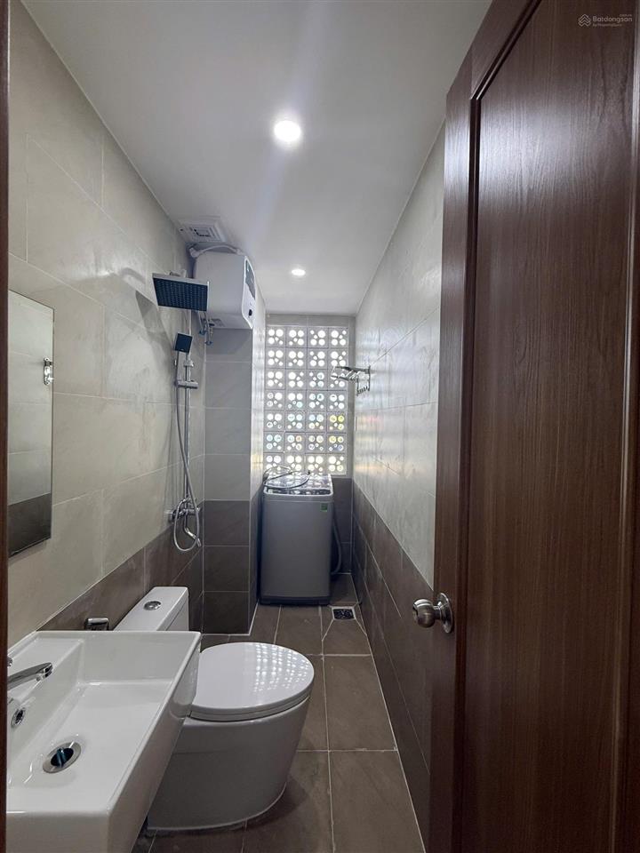 Bán tòa căn hộ 4,5 tầng mặt phố hải châu. dòng tiền 38tr/th, gần đh kiến trúc