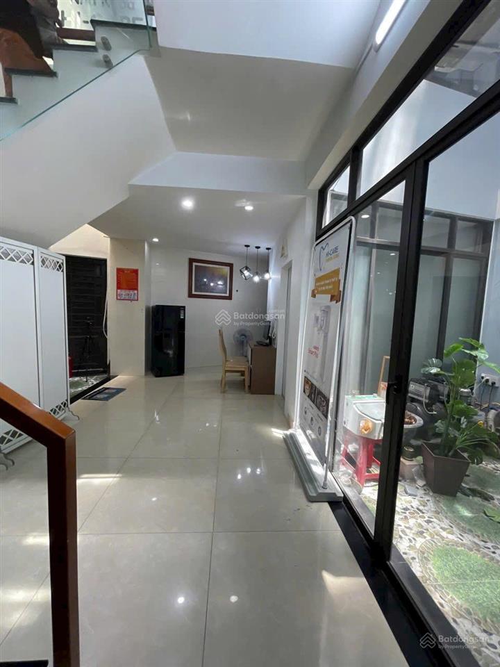 Chủ ngộp cần bán nhà 3 tầng mt 2/9  hải châu gần helio, gọi tuyết