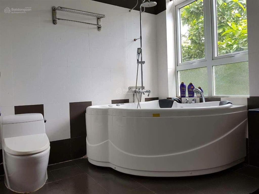 Cần bán nhanh nhà bt 2 tầng mt trần đình long, 600m2, gọi tuyết