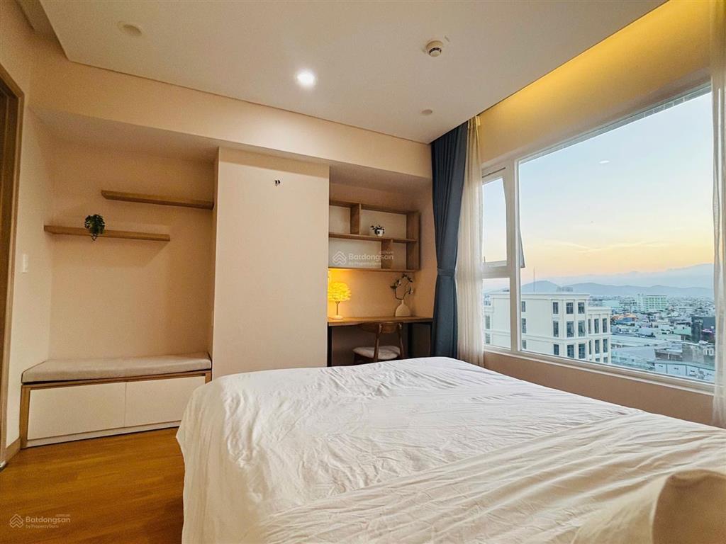 (chính chủ) cần nhượng lại căn hộ 2pn mới, view góc biển đẹp, giá 5 tỷ 800 triệu, giá thuê cao