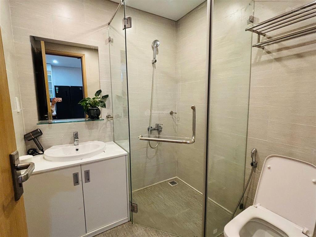 (chính chủ) cần nhượng lại căn hộ 2pn mới, view góc biển đẹp, giá 5 tỷ 800 triệu, giá thuê cao