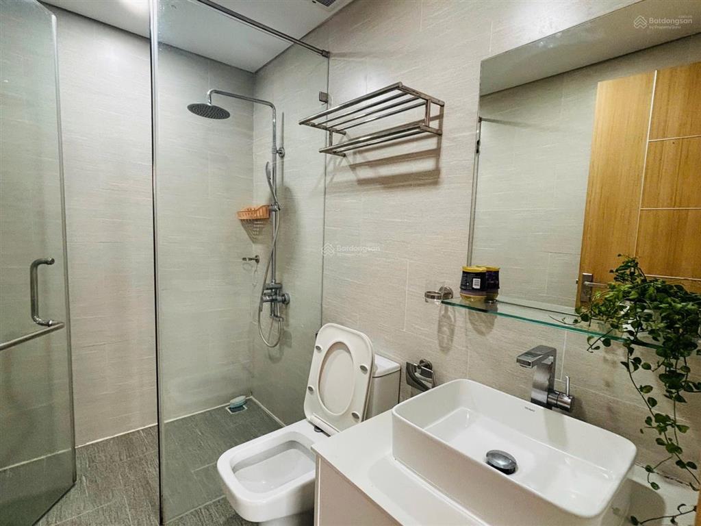 (chính chủ) cần nhượng lại căn hộ 2pn mới, view góc biển đẹp, giá 5 tỷ 800 triệu, giá thuê cao