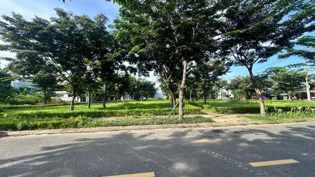 Bán lô đất fpt gần nam kỳ khởi nghĩa giá tốt thị trường. diện tích 90 m2. giá 5,1 tỷ