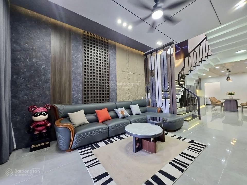 Cặp đôi siêu phẩm 3 tầng kinh doanh ngay ngã ba tôn đản  cao sơn pháo  sát chợ hòa an