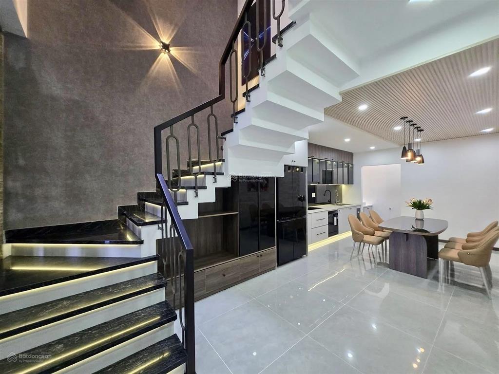 Cặp đôi siêu phẩm 3 tầng kinh doanh ngay ngã ba tôn đản  cao sơn pháo  sát chợ hòa an