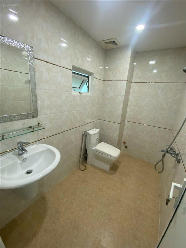 Cho thuê nhà 3 tầng mặt tiền nguyễn hữu thọ, đối diện bệnh viện quân y  hải châu  đà nẵng